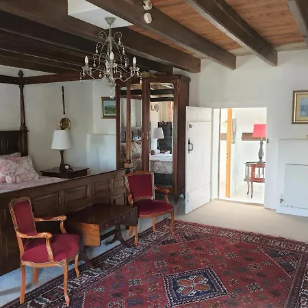 Maison James