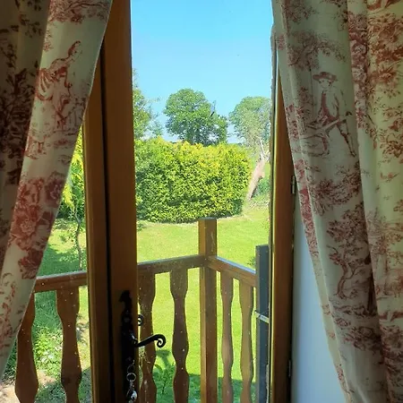 Bed & Breakfast Maison James Saint-James
